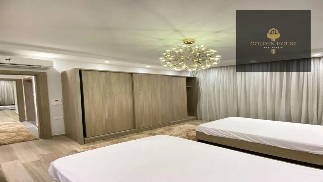 2 Bedroom Lake View Apartment - Stunning Views