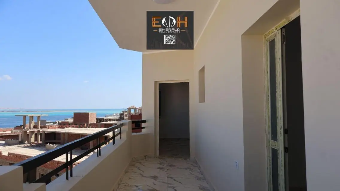 Luxurious Villa at HSBC by the Lakes Designed to Meet All Your Needs