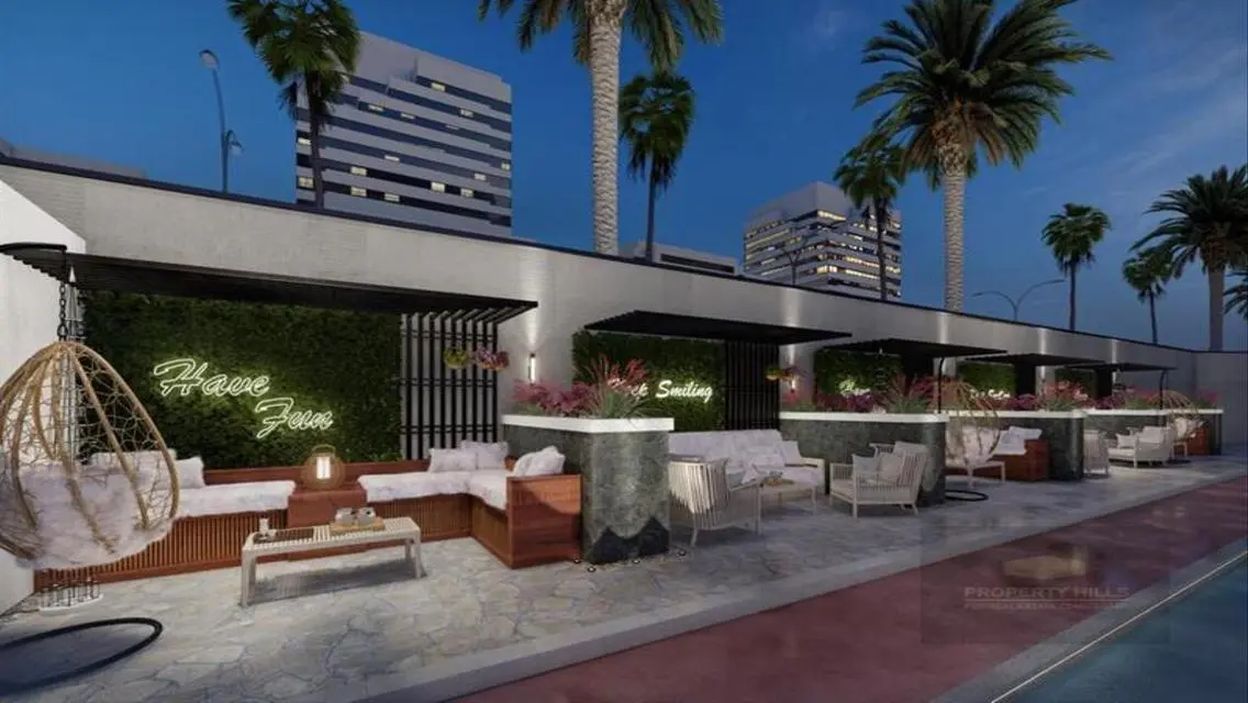 Luxury Apartment Overlooking Lakes