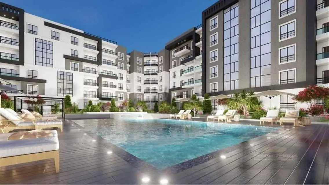 Luxury Apartment Overlooking Lakes