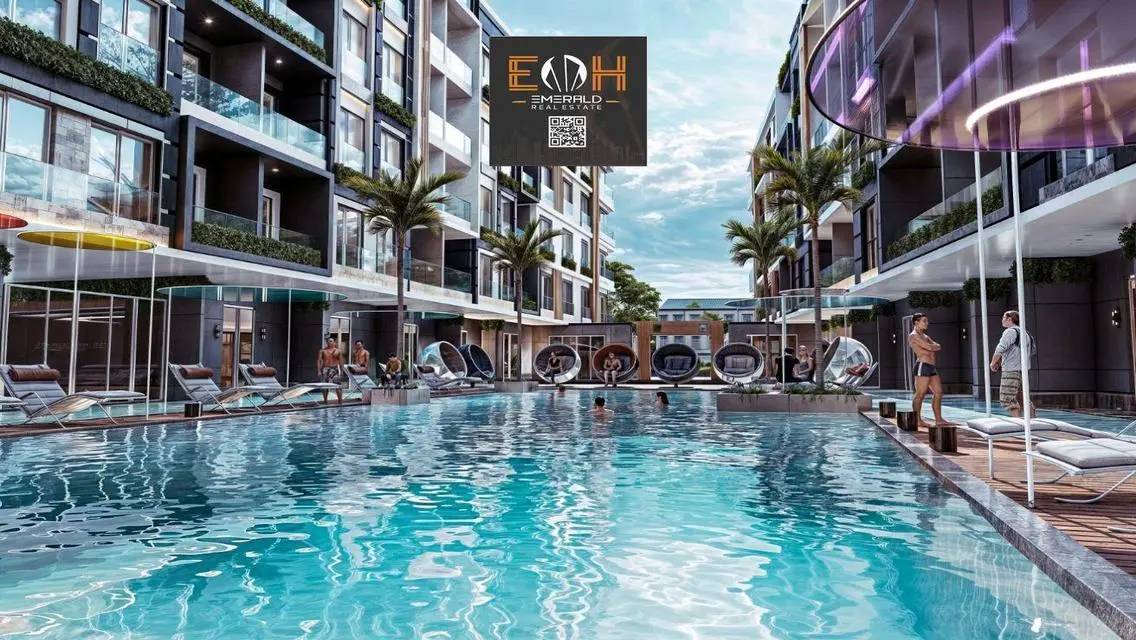 Luxury Apartment with Balcony and Shared Pool in the Heart of the City