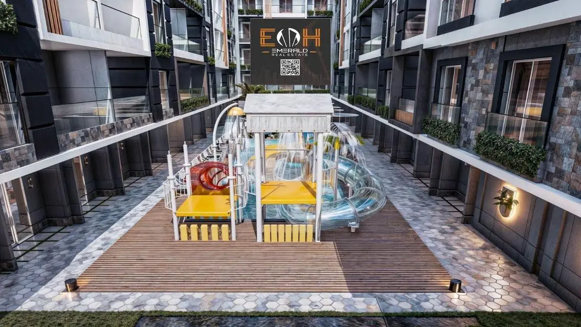Luxury Apartment with Balcony and Shared Pool in the Heart of the City