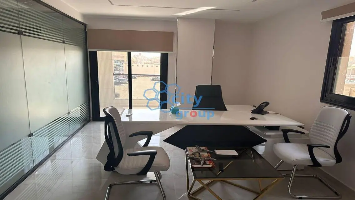 Luxury Apartment with 350 sqm in the Heart of the City