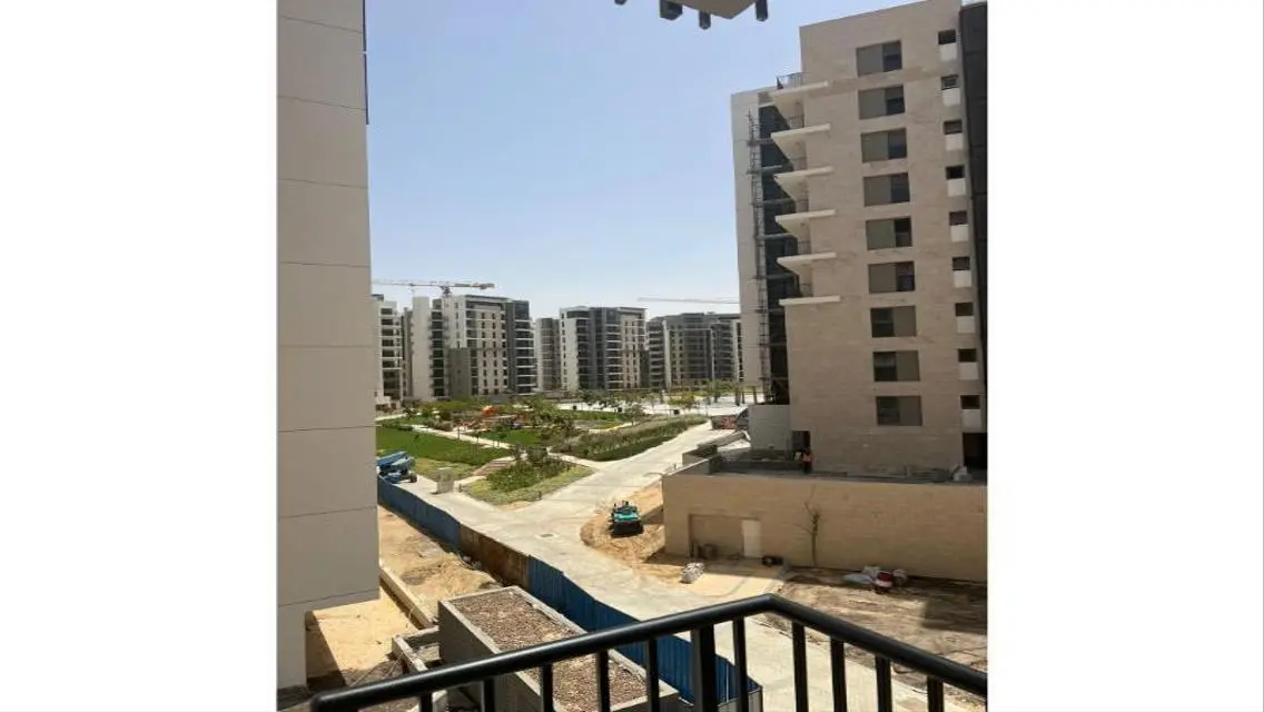 شقة غرفتين للايجار بالمطبخ و التكيفات