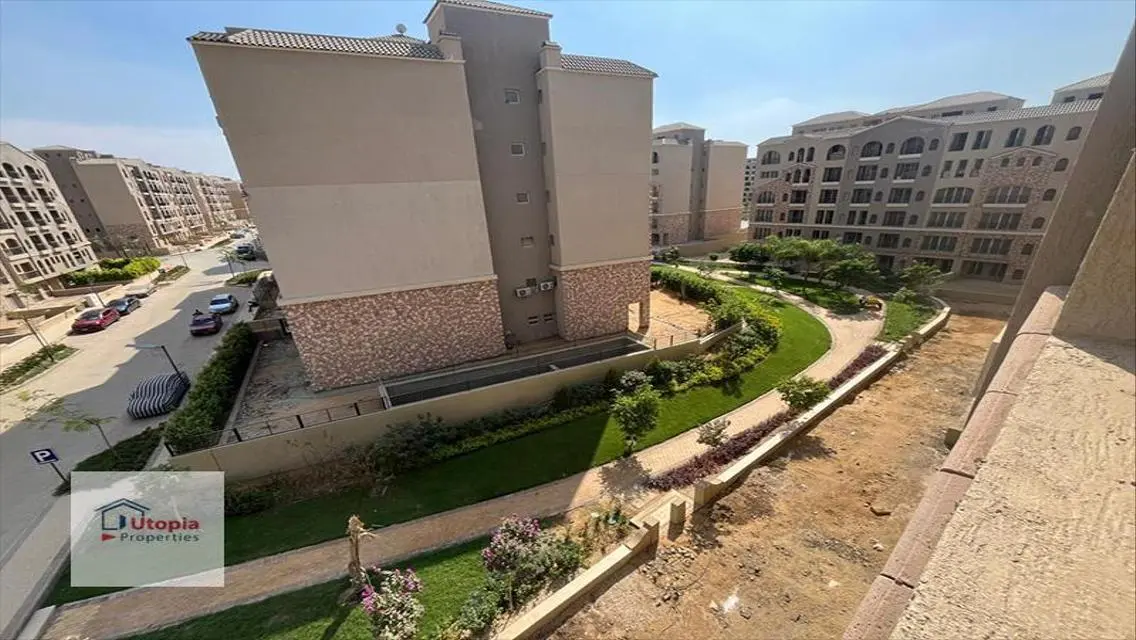 شقة للبيع بسعر مغري في كومبوند جرين سكوير