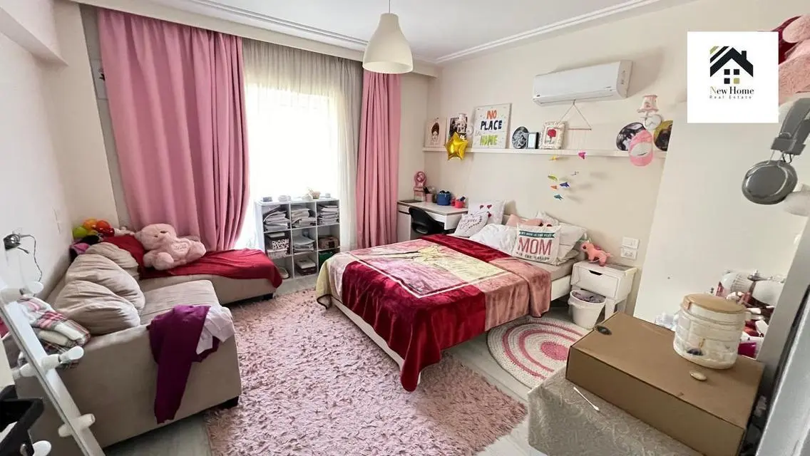 أي فيلا 220 م + 50 م في كمبوند رايوس أكتوبر بارك