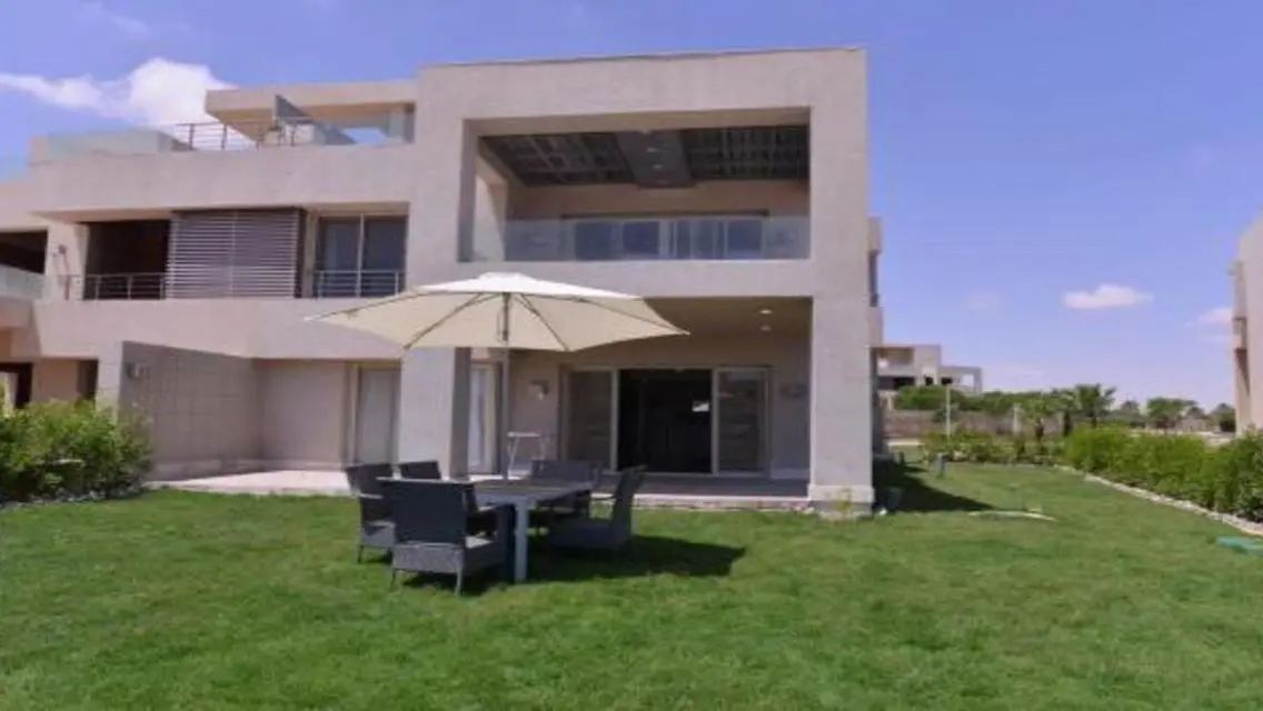 ready to move VILLA in hacienda bay palm hills