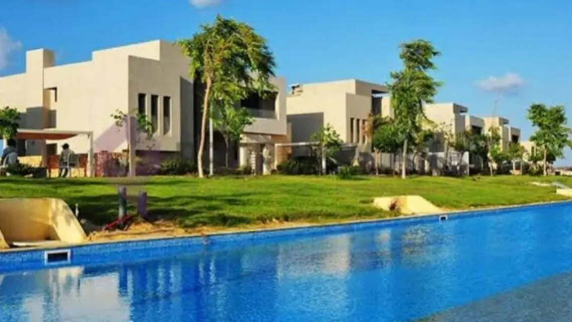 ready to move VILLA in hacienda bay palm hills