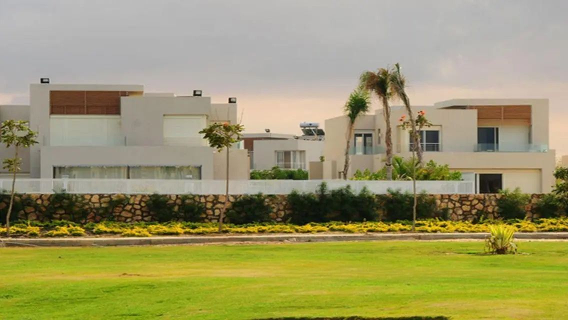 ready to move VILLA in hacienda bay palm hills