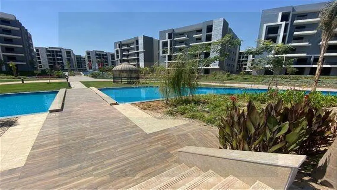 Duplex 180m for sale in front of the pyramids