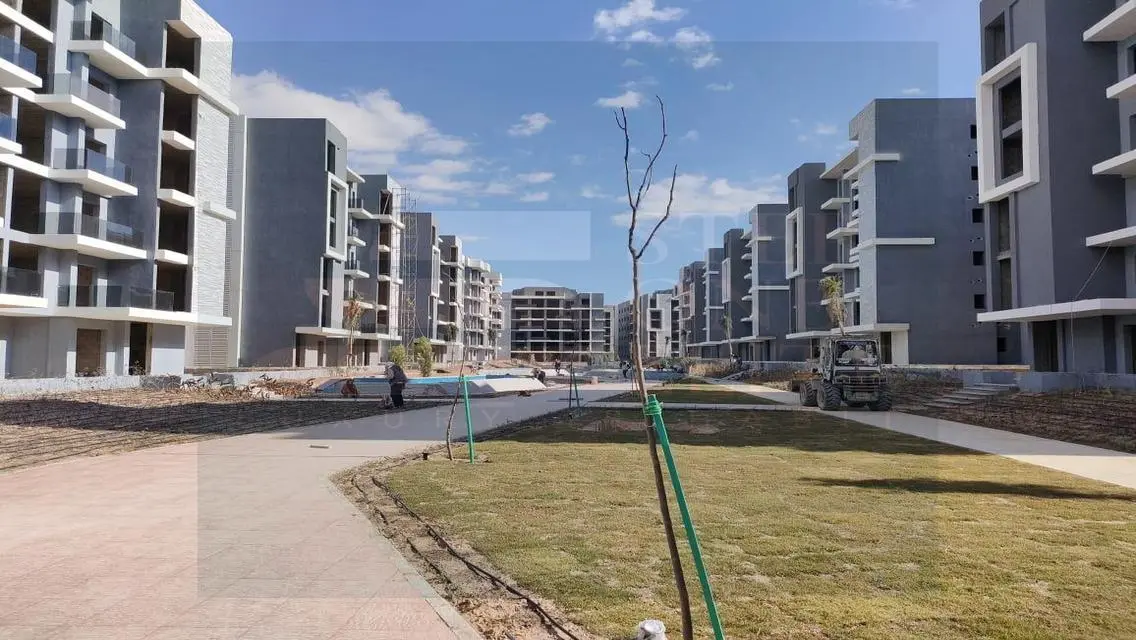 Duplex 180m for sale in front of the pyramids