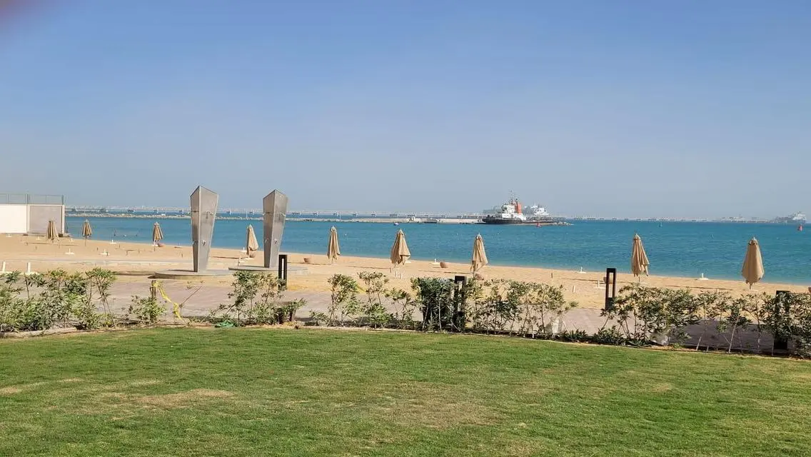 شاليه دور أول 3 غرف فيو بحر وحمام سباحة متشطب