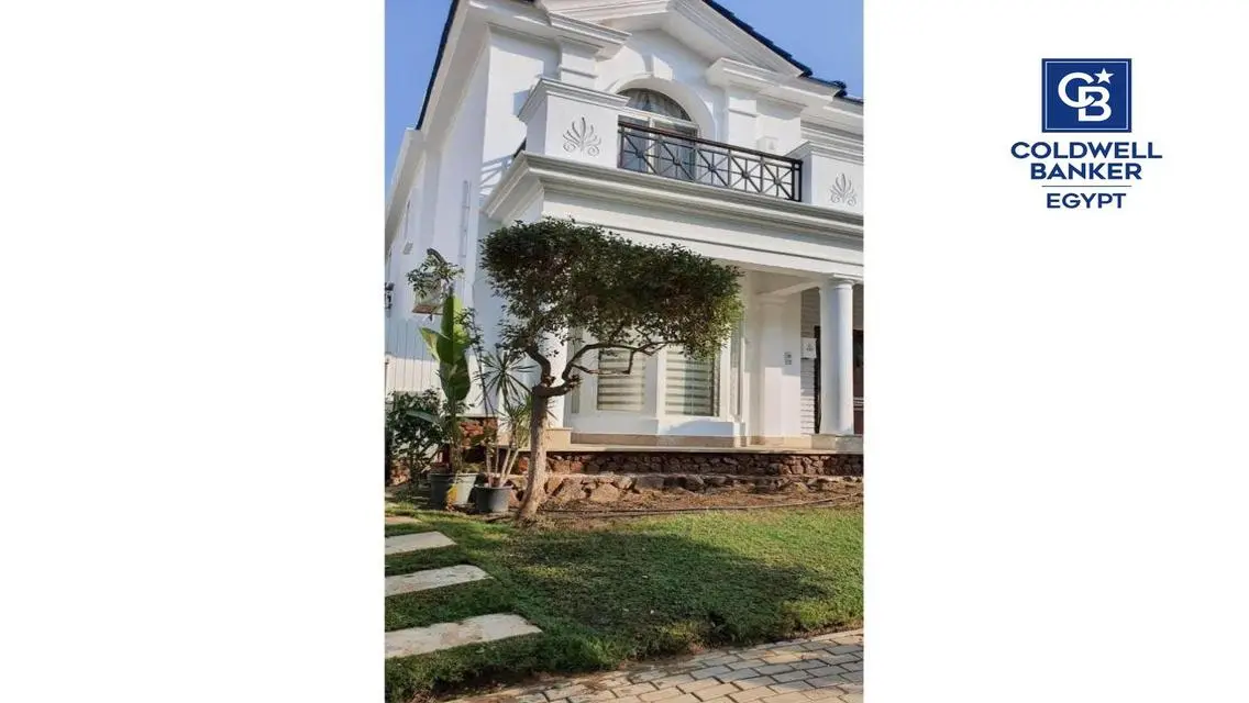 I Villa Roof Resal With a Prime Location Ln Aliva