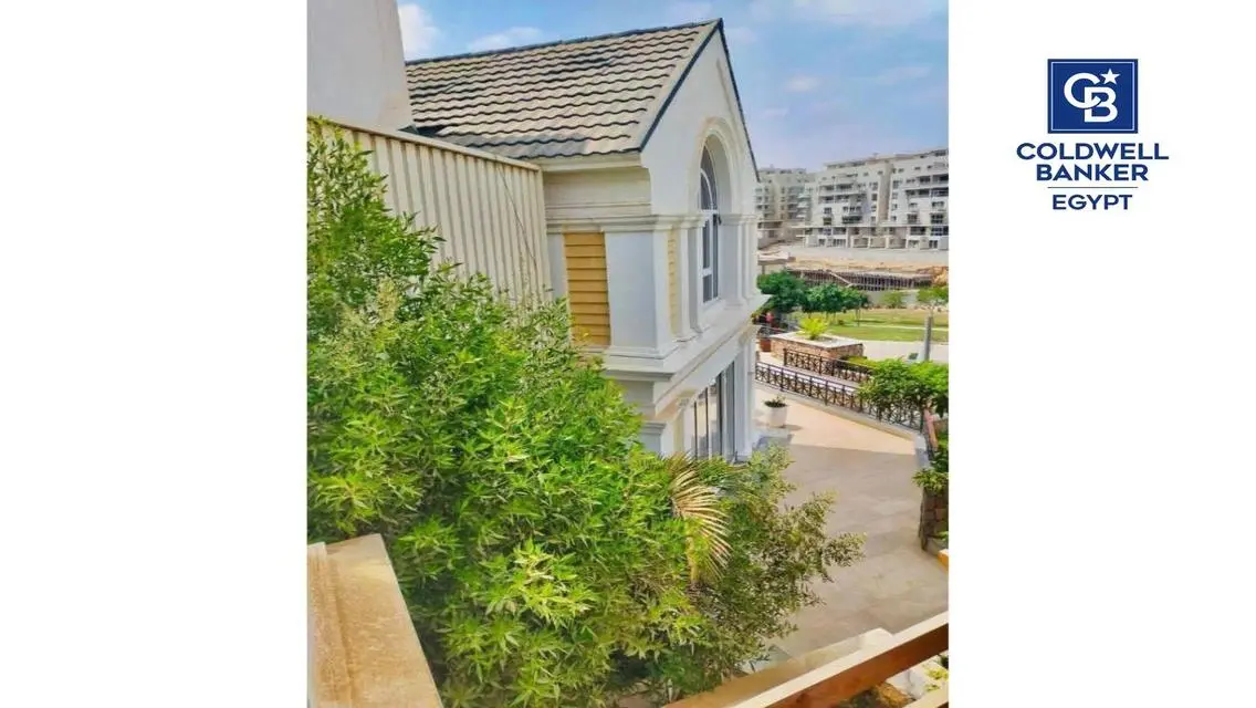 I Villa Roof Resal With a Prime Location Ln Aliva