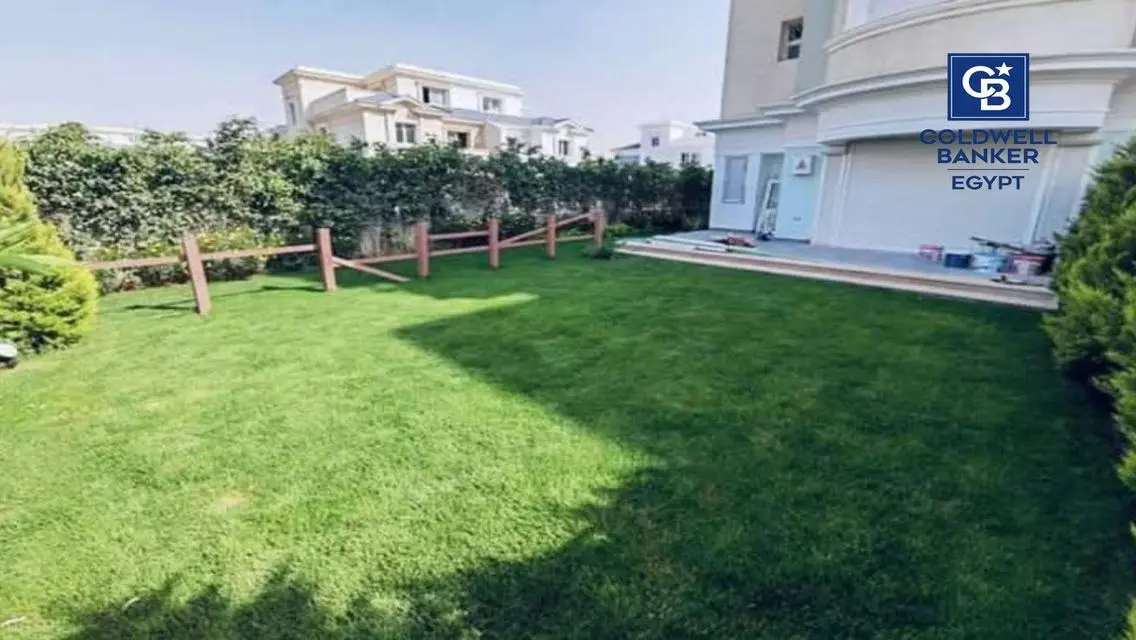 I Villa Roof Resal With a Prime Location Ln Aliva