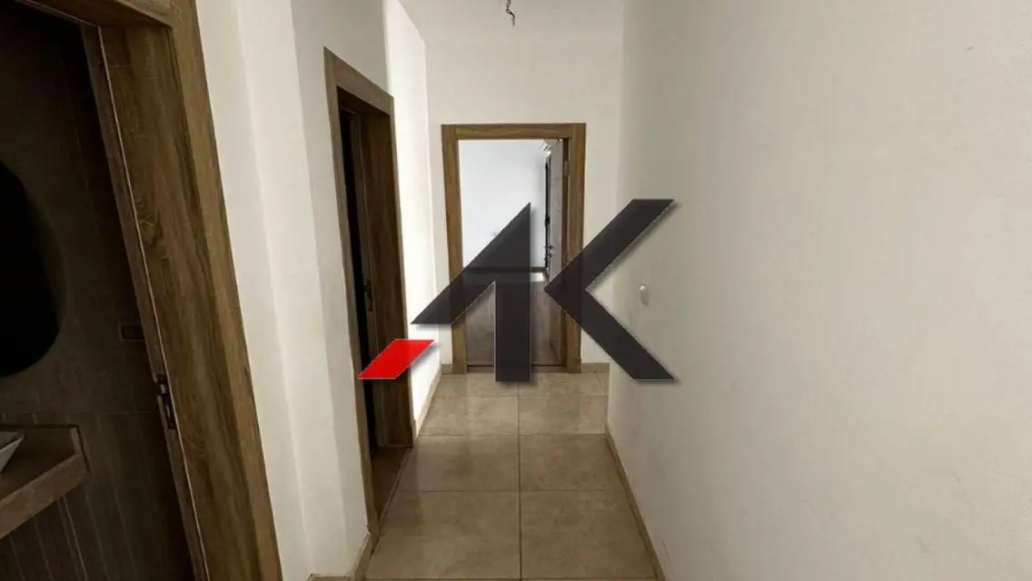 شقة كاملة التشطيب للإيجار في فيفث سكوير - المراسم