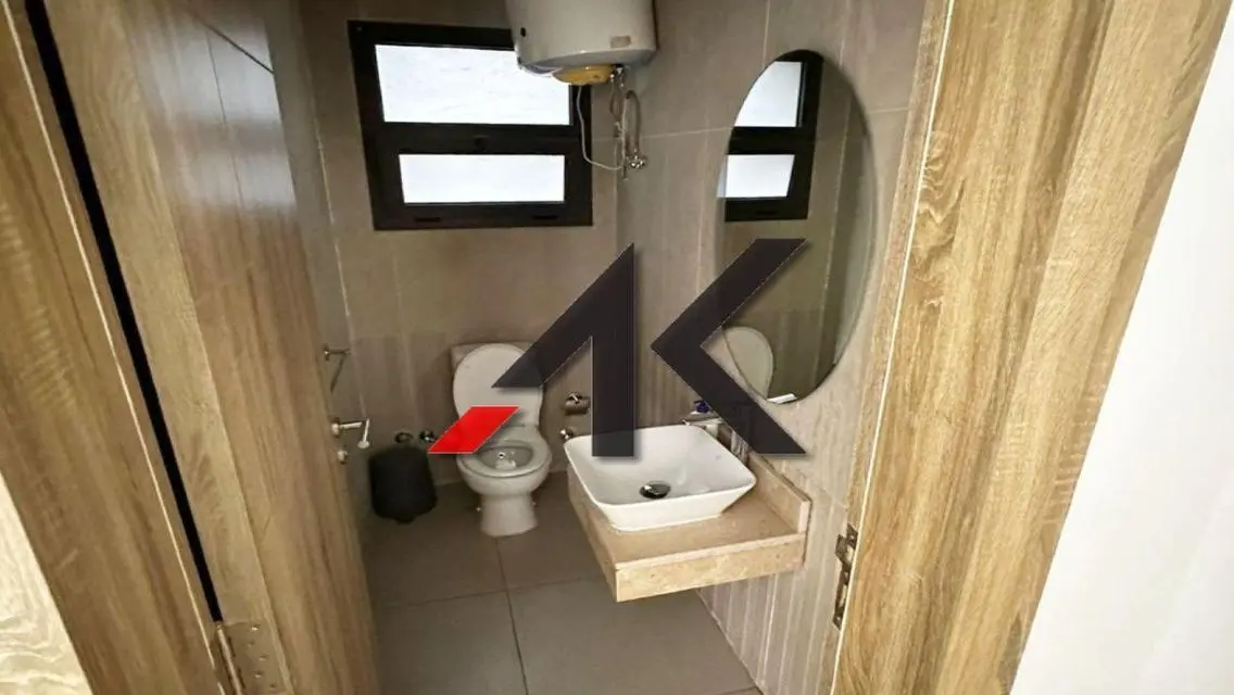شقة كاملة التشطيب للإيجار في فيفث سكوير - المراسم
