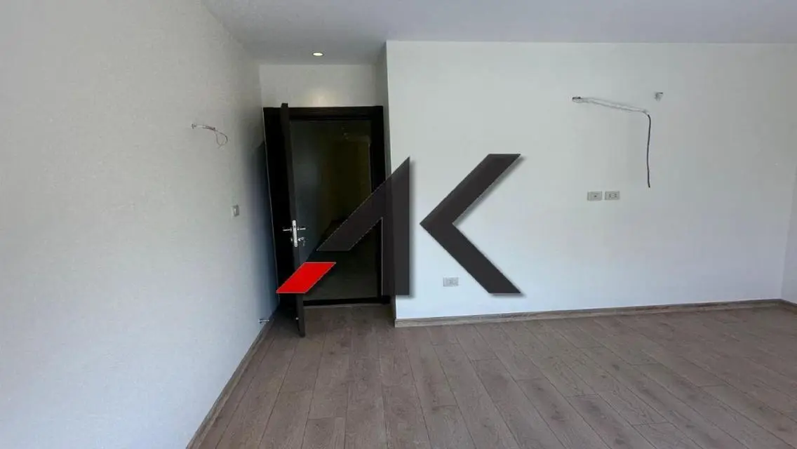 Finished Apartment in Mountain View Hyde Park