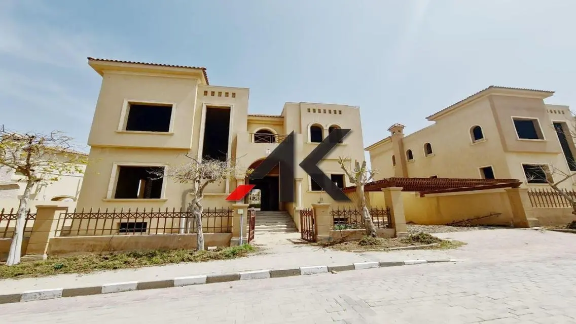 بموقع مميز فيلا مستقلة للبيع في صن سيتي