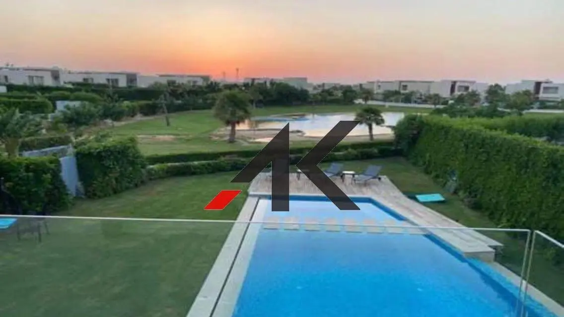فيلا كاملة التشطيب بحمام سباحة للبيع-ماونتن فيو 2