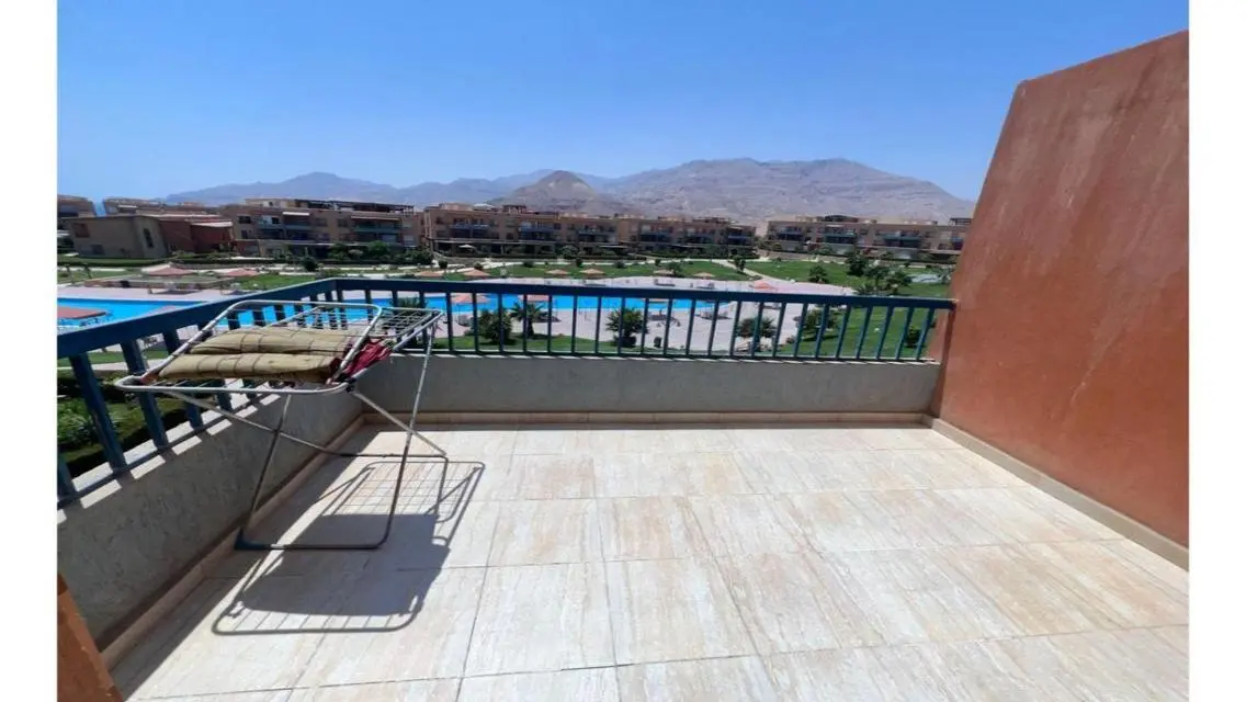 2nd+roof sea and pool view close to sea Furnished