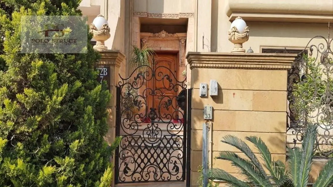 للبيع فيلا ٥٧٦متؤ تشطيب سوبر لوكس موقع مميز