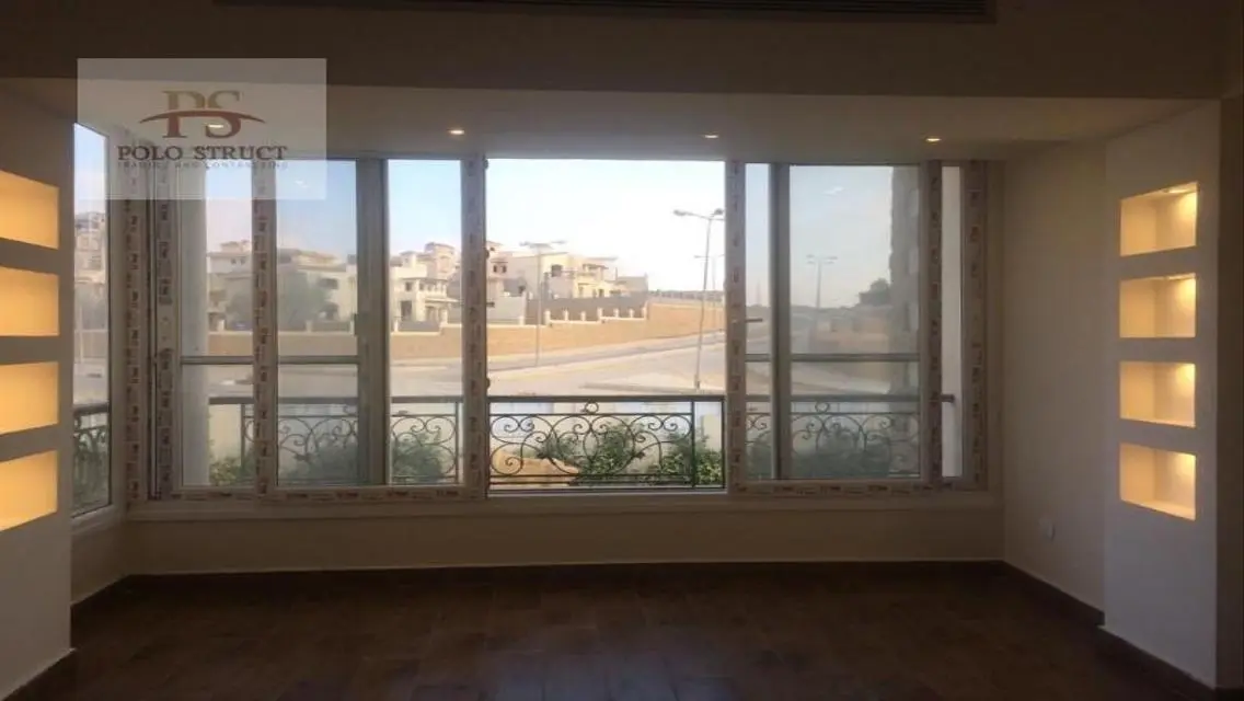 للبيع فيلا ٨٧٠متر - سوبر لوكس تشطيب-حمام سباحة