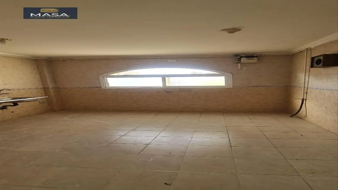 شقةبسعر مميز٢٠٠م للايجار بمدينتي بموقع وفيو متميز