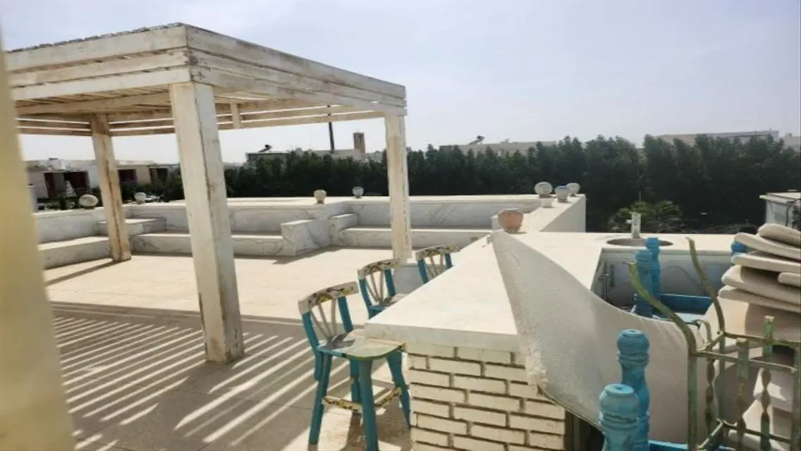 فيلات فاخرة للبيع بمسبح خاص وحديقة
