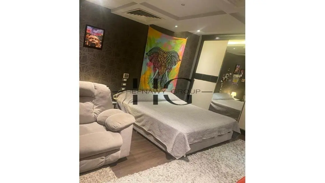 فيلا للبيع بموقع متميز في بالم هيلز مفروشه بالكامل