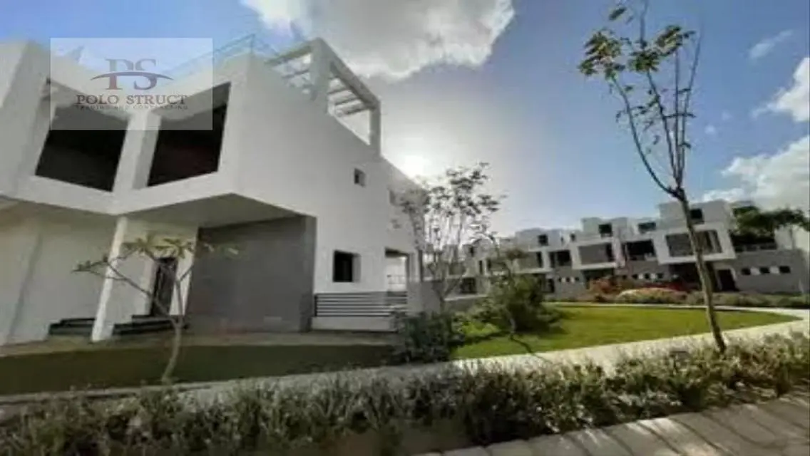 Townhouse for sale in Jules Compound352m