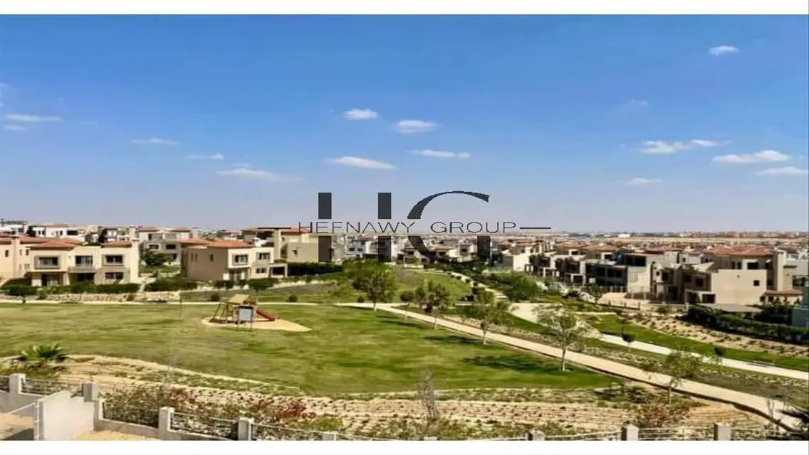 فيلا للبيع موقع متميز في بالم هيلز جولف اكستنشن