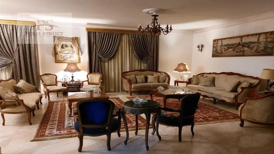 للبيع فيلا ٥٠٠متر -موقع مميز-تشطيب لوكس