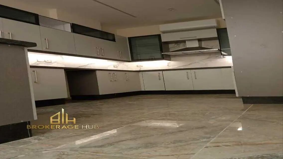 Luxury Apartment for Rent with 450 Square Meters