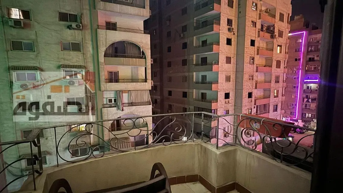 شقة مفروشة في زهراء جانبي من شارع الخمسين