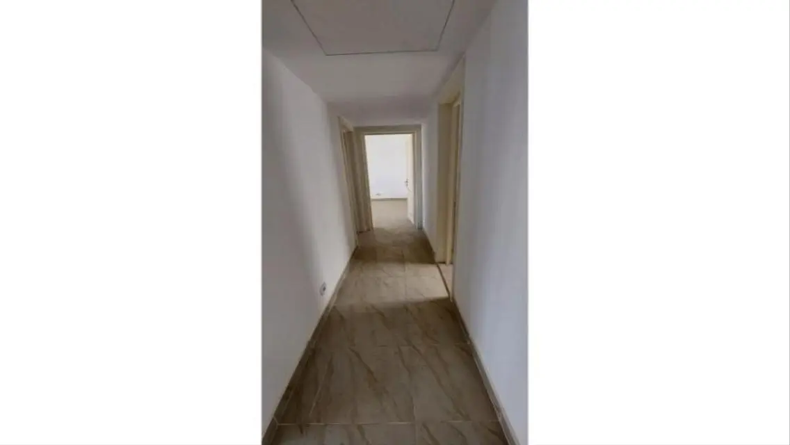 للايجار شقه 101متر في B15 اول سكن امام المسجد