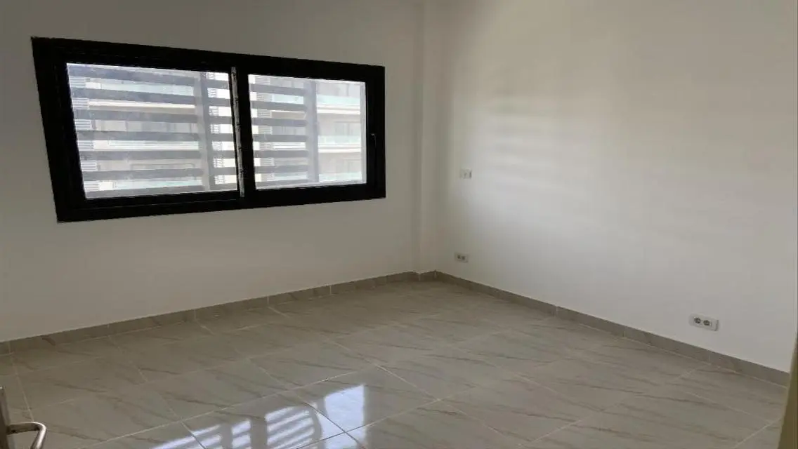 للايجار شقه 101متر في B15 اول سكن امام المسجد