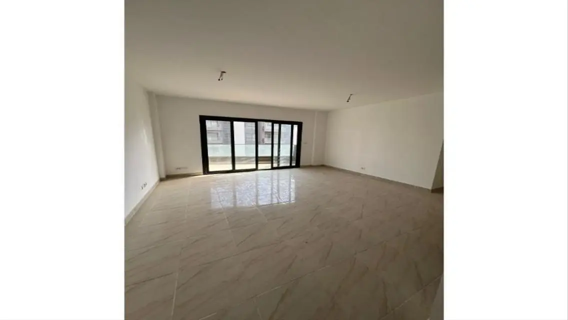 للايجار شقه 101متر في B15 اول سكن امام المسجد