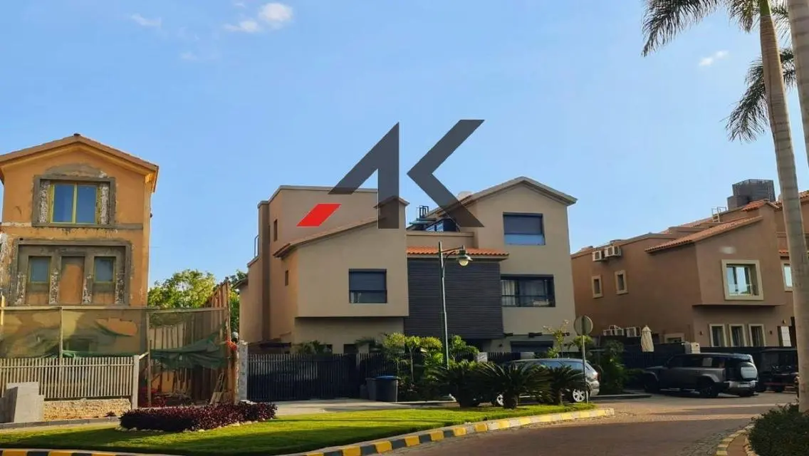 فيلا مميزة كاملة التشطيب للبيع في قطامية هيلز