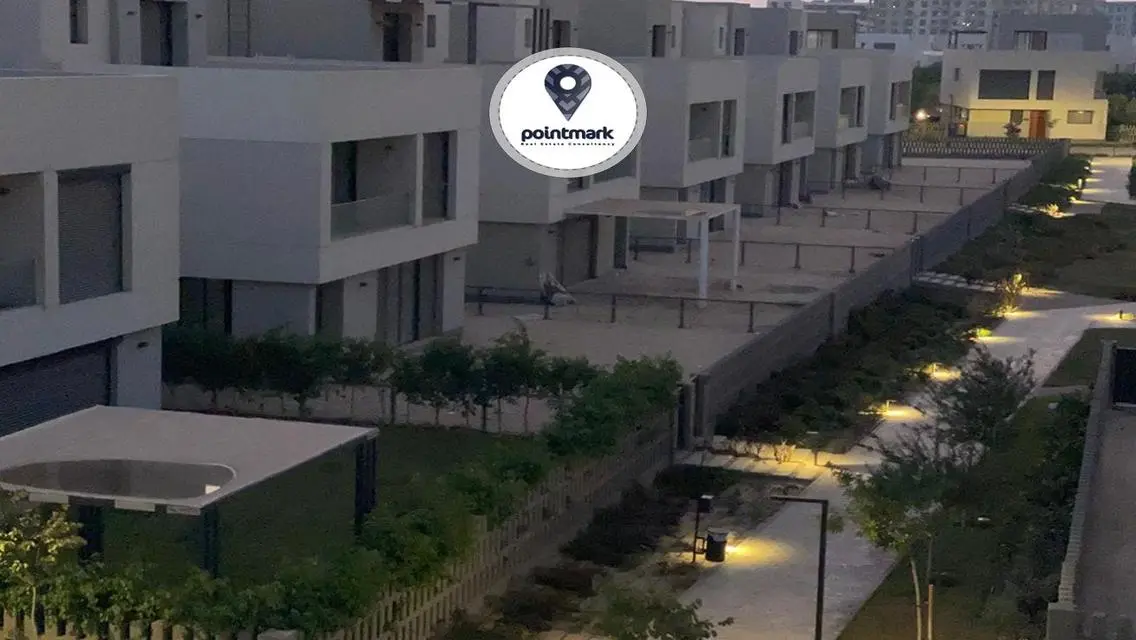 فيلا استلام فوري تشطيب كامل للبيع بموقع مميز