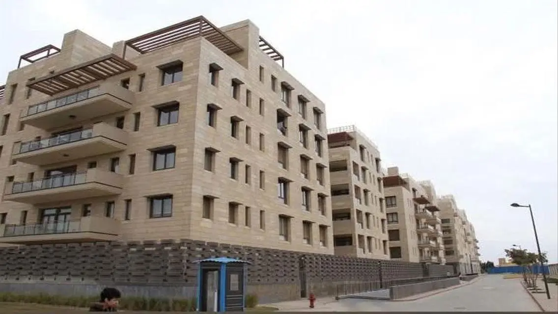 Luxurious Home with Stunning Lakeside View - Investment Opportunity