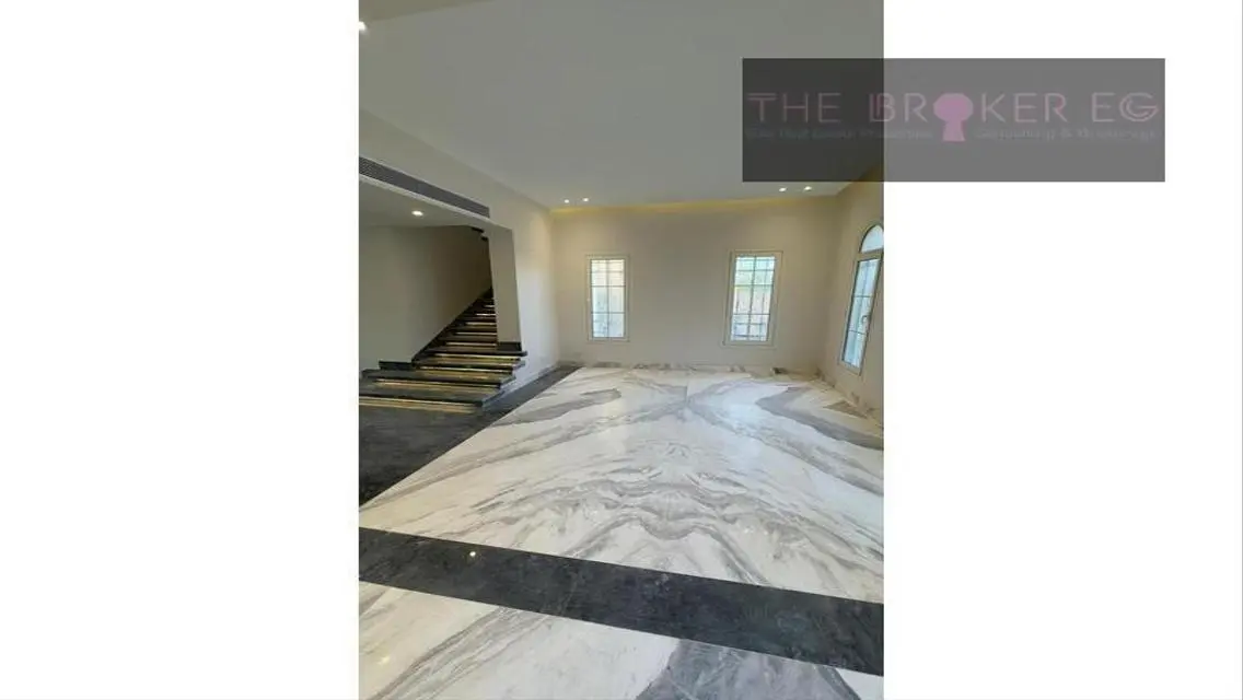 Villa For Sale View Garden Land 560m