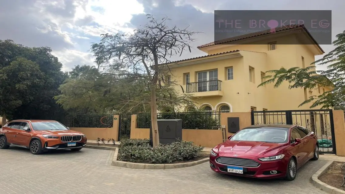 Villa For Sale View Garden Land 560m