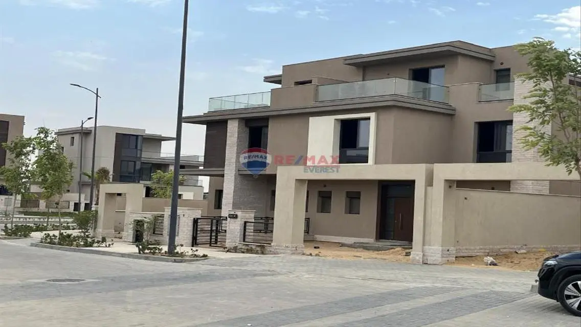Twinhouse Installments 2030 -The Estates Compoud