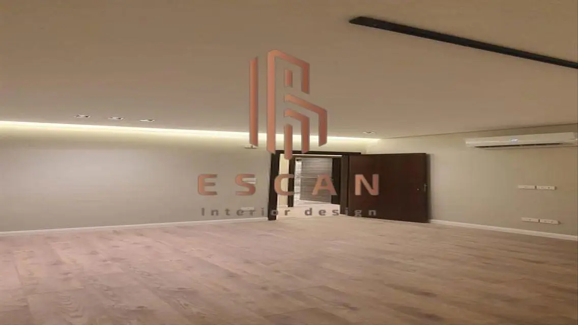 Triplex for rent in Eastown, hotel finishing, 244m
