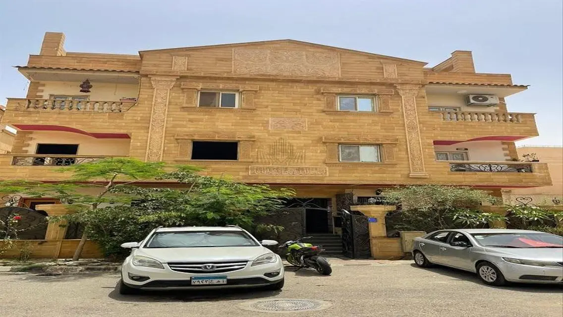 apartment for sale in villa close to waterway