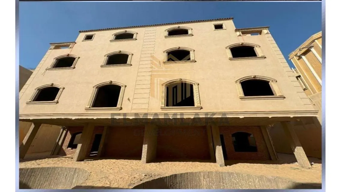 فيلا على البستان بالحي التاسع في قلب الشيخ زايد