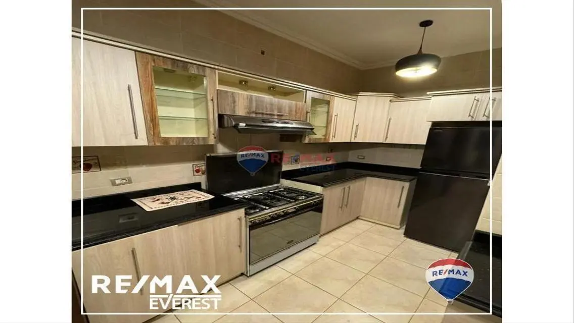 Duplex with appliances in Casa Beverly Hills