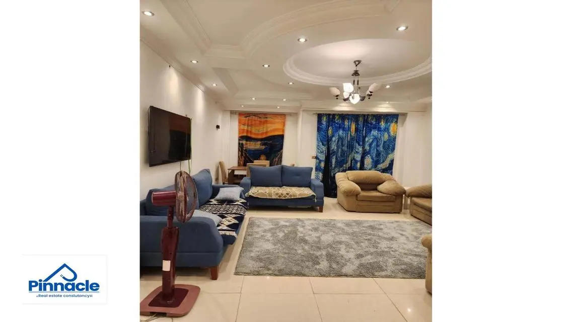 Apartment overlooking a 200-meter garden