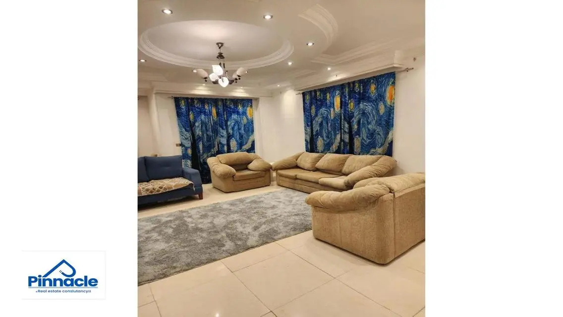 Apartment overlooking a 200-meter garden